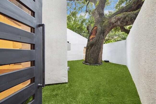 Foto del edificio - 2603 Rice Boulevard