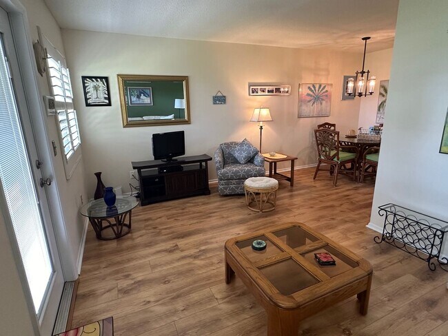 Building Photo - 33 Vista Gardens Trail Unit 104