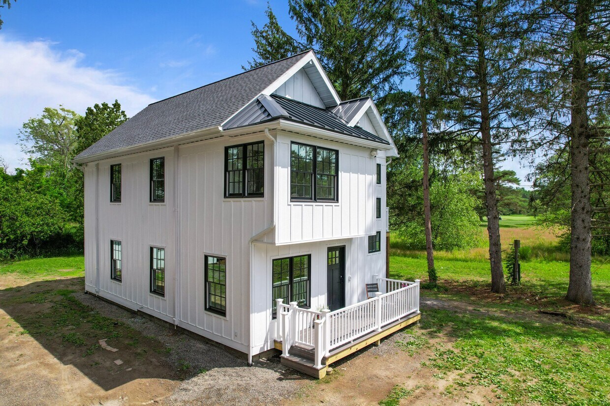 Primary Photo - 353 Warren Rd