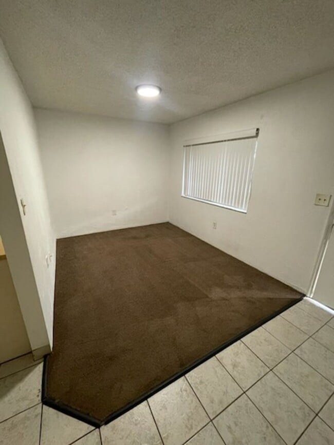 Building Photo - ** 1 Bedroom 1 Bath ** LIMITED TIME SPECIAL **