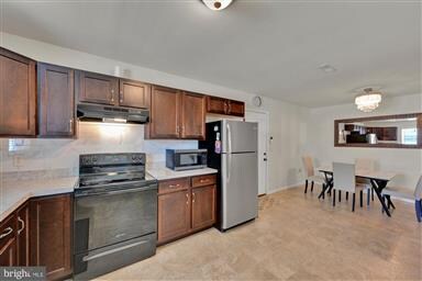 Building Photo - 235 Springwood Dr
