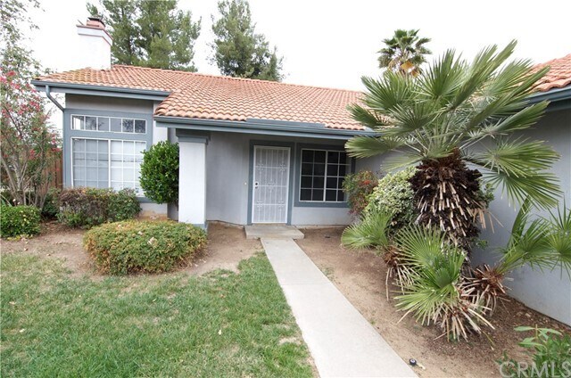 Building Photo - 39249 Dovetree Dr