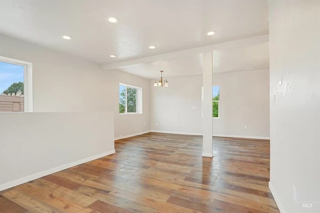 Foto del edificio - 1230 Miller Ave