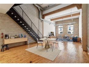 Building Photo - 801 N Washington Ave