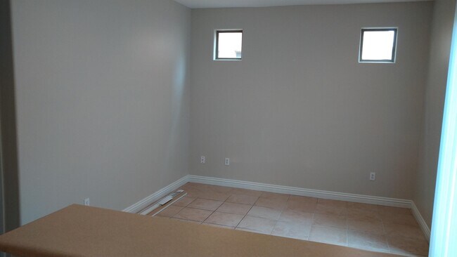 Building Photo - 9685 Villa La Mora Ave