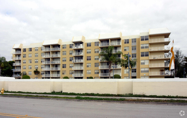 Building Photo - Village at The Falls