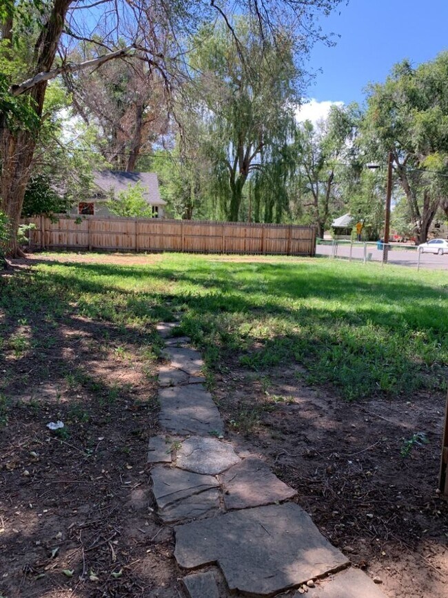 Foto del edificio - 4 Bed 2 Bath Old Town Fort Collins Home on Corner Lot