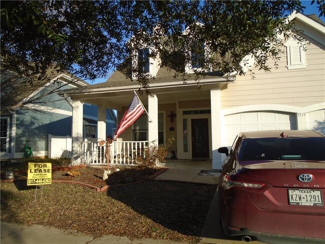 Foto del edificio - 1311 Oakcrest Dr