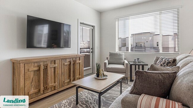 Foto del edificio - 255 N Camino Mercado