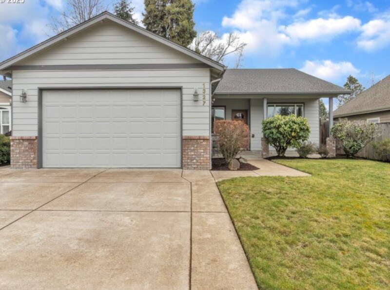 Foto principal - 1327 Manzana St