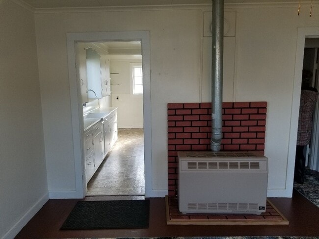 Building Photo - 150 E Everett Ave