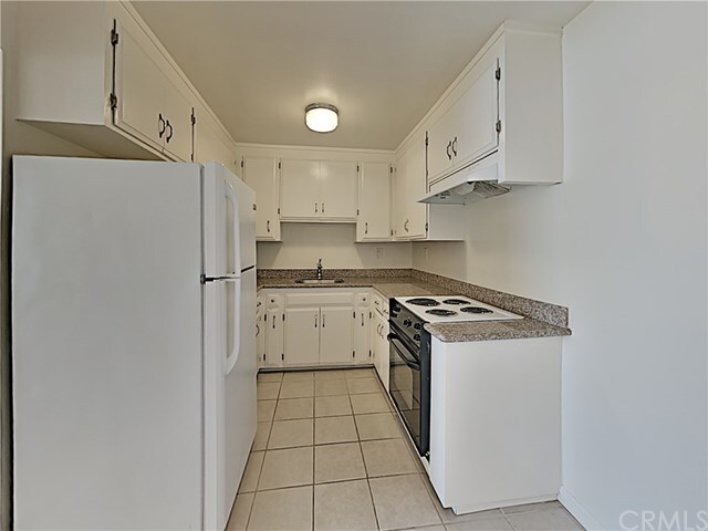 Primary Photo - 870 Burbank Dr