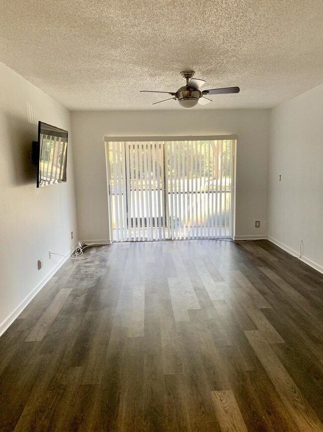 Building Photo - 480 NW 20th Street 114 Boca Raton Fl 33431