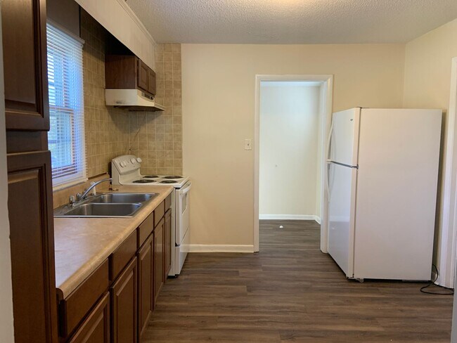 Building Photo - Adorable 3 Bedroom in High Point!