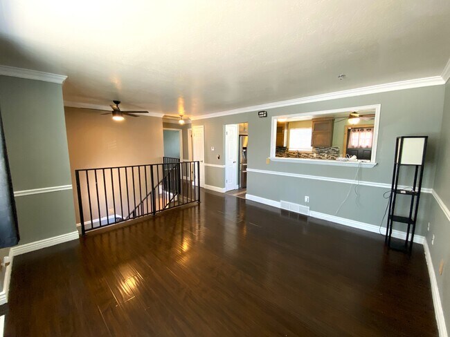 Building Photo - 6060 Lishawn Dr