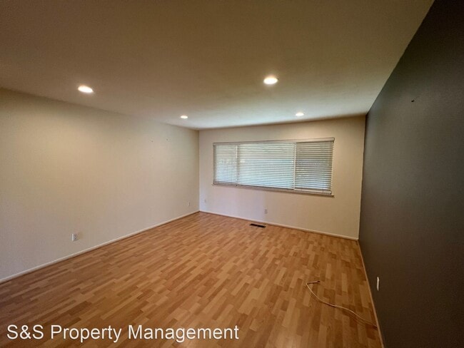 Building Photo - 3 br, 2 bath House - 7151 Westmoreland Way