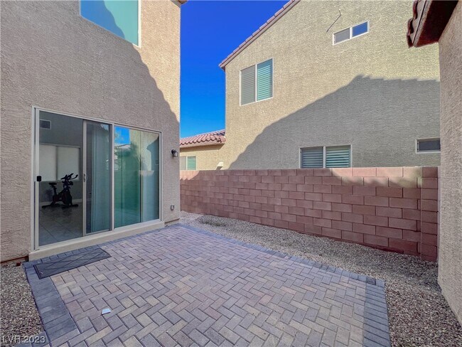 Building Photo - 1075 Whitworth Ave