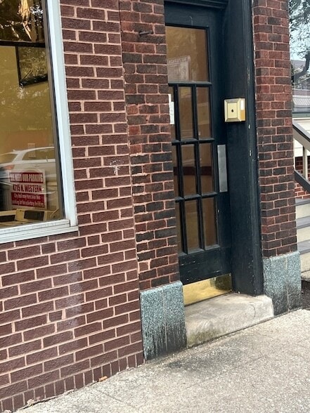 Foto principal - 4734 N Damen Ave
