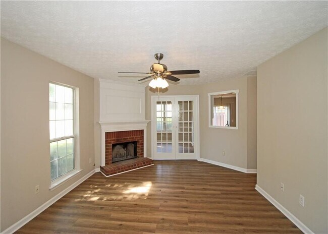 Foto del edificio - 1334 Ambercrest Way