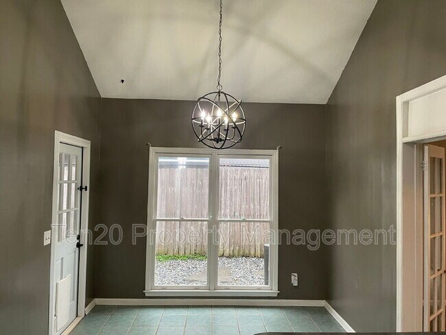 Foto del edificio - 326 Hardaway Ct