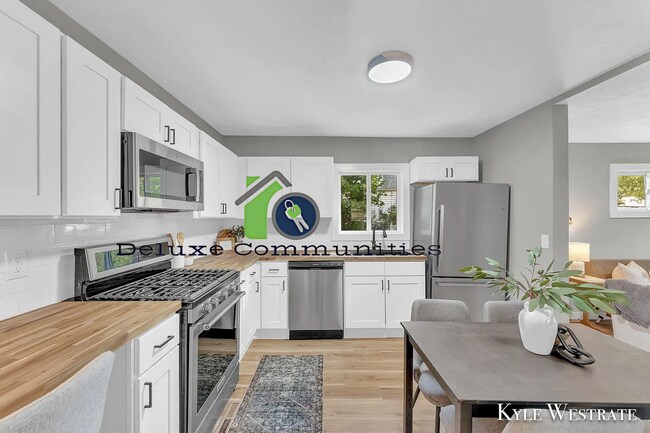 Foto del edificio - BEAUTIFUL 3 BEDROOM- Completely remodeled in Greenville!