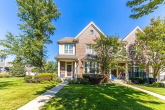 Building Photo - 2498 Waterbury Ln