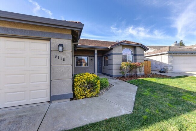 Building Photo - Beautiful 3 bedroom, 2 bath Home in Laguna...