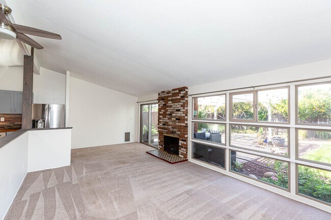 Foto del edificio - ** AMAZING ALLIED GARDENS 3/2 HOME 2 CAR G...