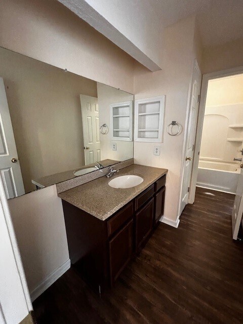 Building Photo - 322 Bay Ridge Dr