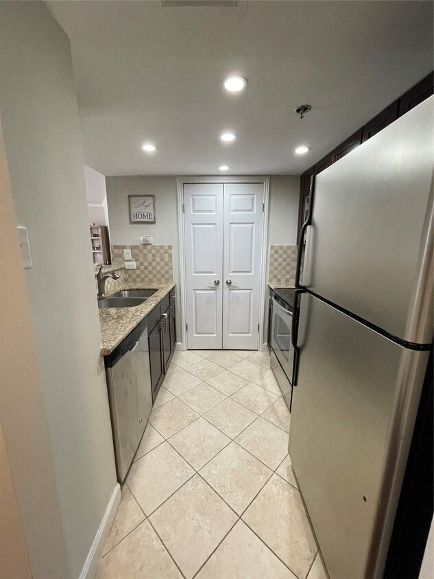 Building Photo - 3525 Sage Rd