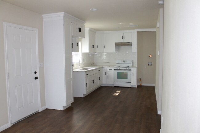Building Photo - 6444 Frank Ave