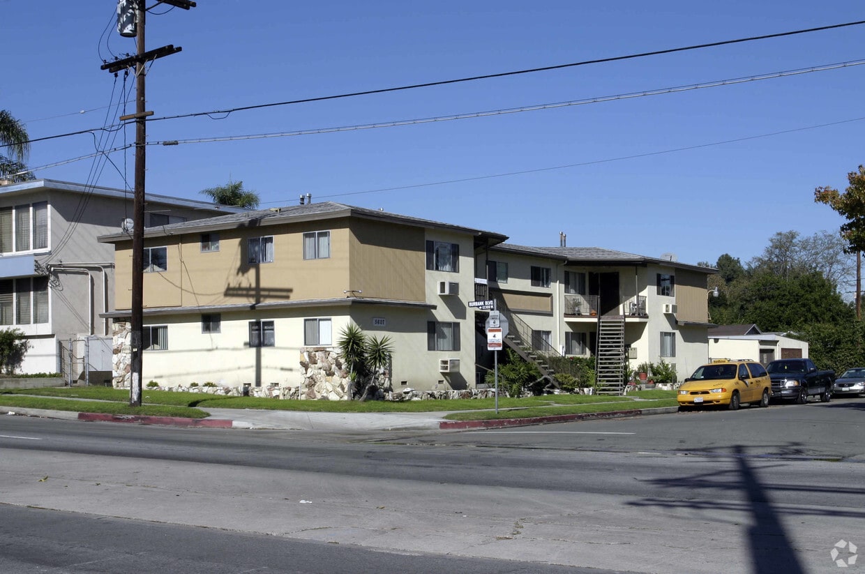 5607 Corteen Pl, Valley Village, CA 91607 Apartments in Valley
