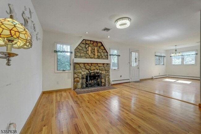 Building Photo - 336 Lakeview Ave