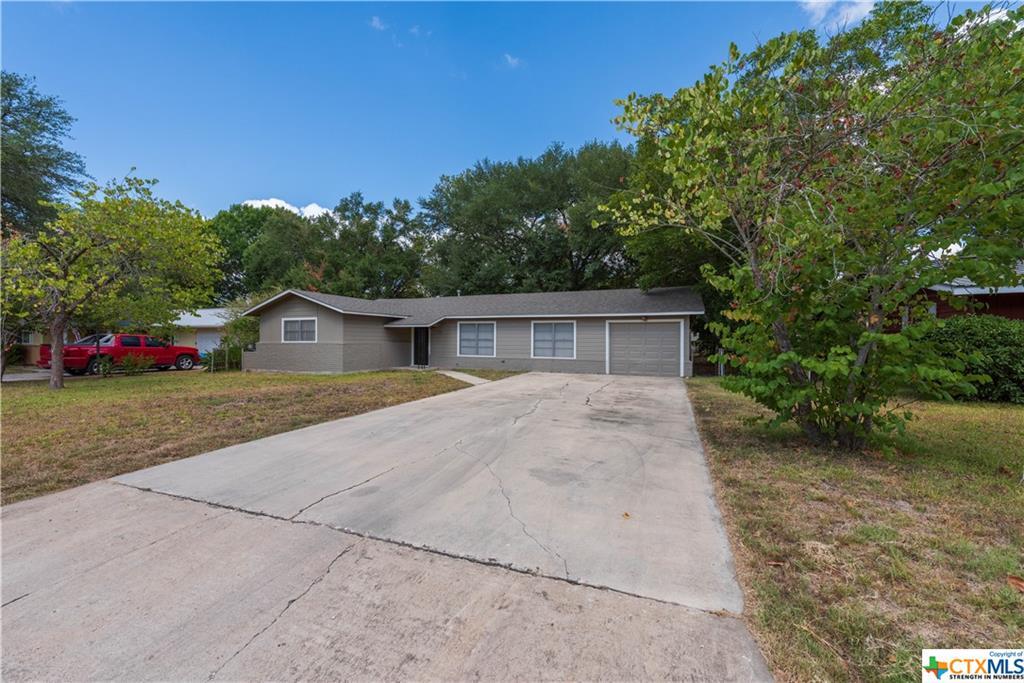 125 Palmo Dr, Luling, TX 78648 House Rental in Luling, TX