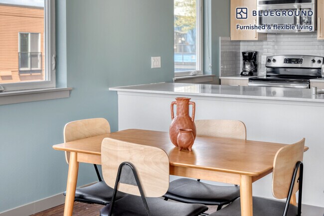 Foto del edificio - 2428 NW Market St