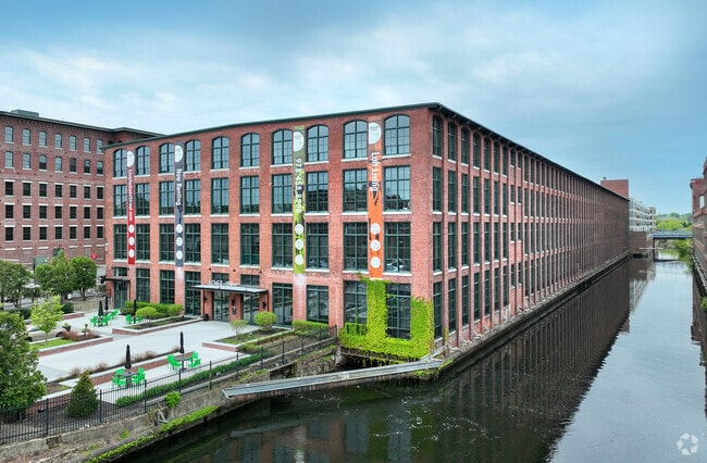 Building Photo - Loft Two Seven