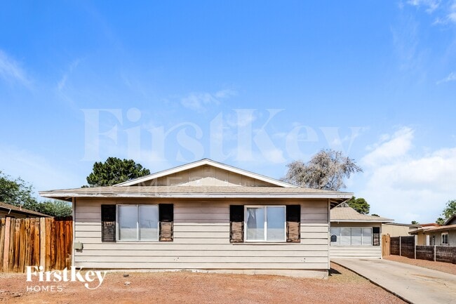 Building Photo - 5265 Saratoga Dr