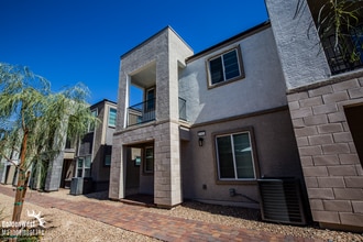 Building Photo - 5765 CRENELLATED St