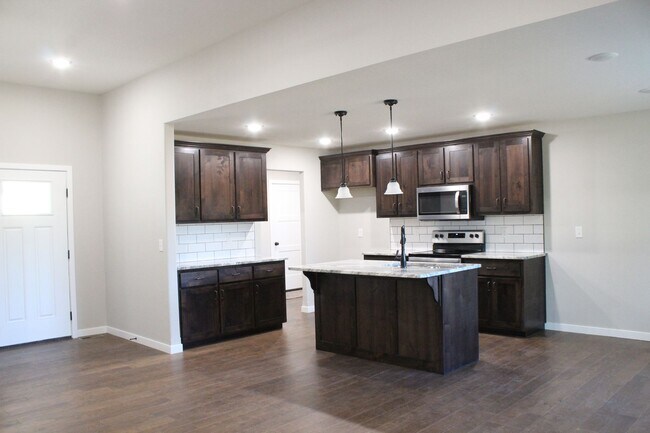 Foto del edificio - Great brand new home!