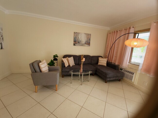 Livingroom - 600 Layne Blvd