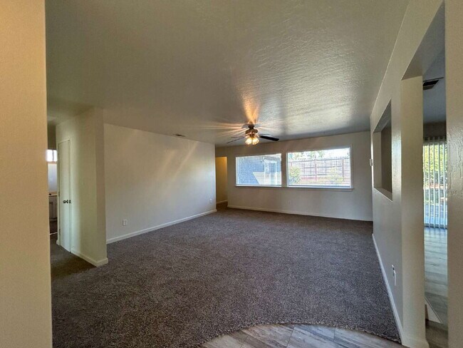 Foto del edificio - Refreshed 4bed 2bath in Roseville