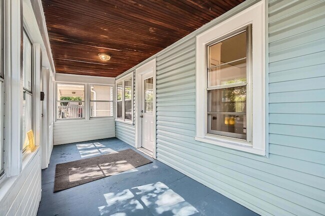 Foto del edificio - 1083 Western Ave N