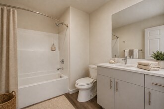 Interior Photo - Arborview on the River