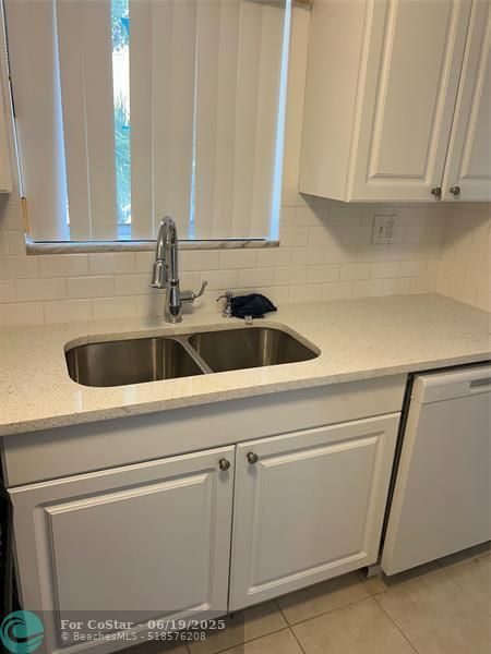 Foto del edificio - 1501 Crescent Cir