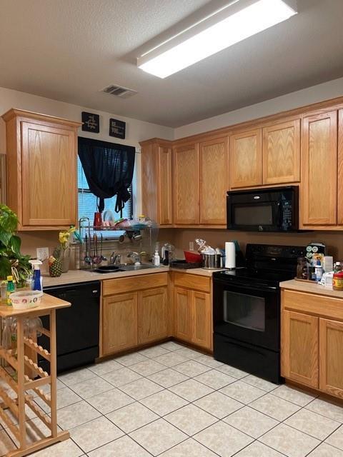 Building Photo - 8901 Parkfield Dr