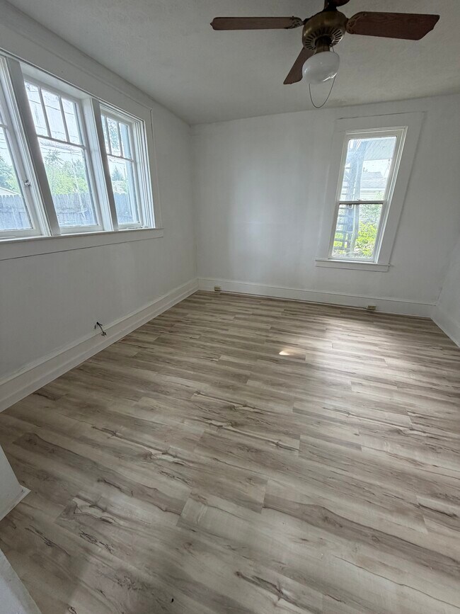 Foto del edificio - 314 E Walnut St