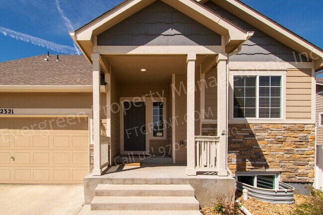 Foto del edificio - 3 bedroom 2.5 bathroom home with beautiful...