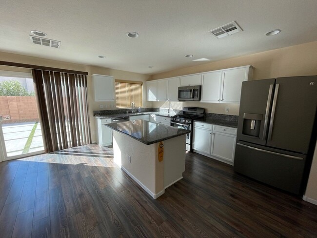 Building Photo - A HOME THAT APPRECIATES THE OUTDOORS