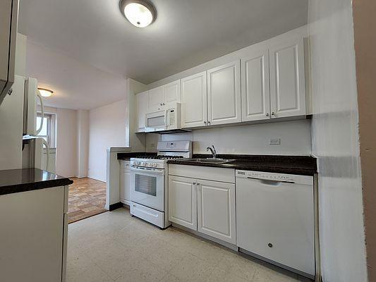 Foto del edificio - 2 bedroom in BRONX NY 10463