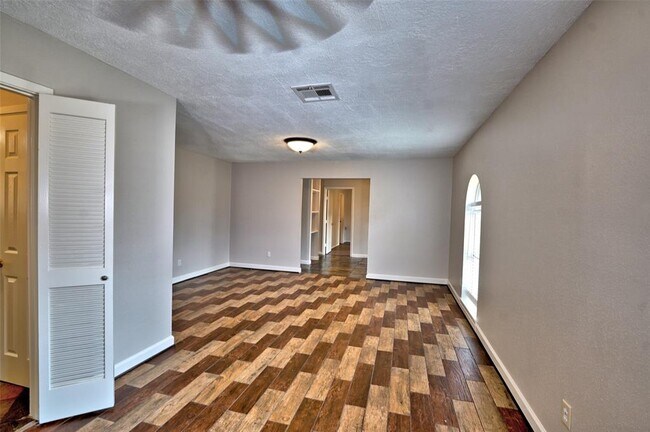 Foto del edificio - 11203 Verlaine Dr